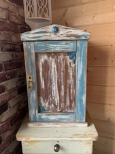 Altes Apothekerschränkchen