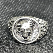 Silberring mit Totenkopf