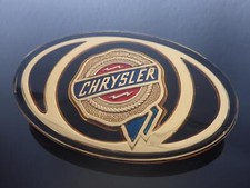 1x NEU Chrysler Grille Emblem Black+Gold Emblem Schriftzug Logo Mopar 04805157