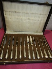 Antikes versilbertes Obstset im Gehäuse mit 6 Gedecken 