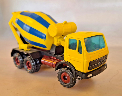 Conrad nzg mercedes lkw - nzg?,