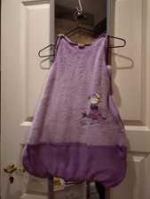 Süßer lila Schlafsack für die kalten Tage Gr. 70, mit Reißverschluss und Knöpfe 