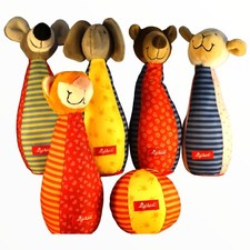 Sigikid Kegelspiel Set Rassel ca. 21cm Plüschtiere Spielzeug Kinder Baby Spiel