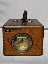 Konstantieruhr für Brieftauben Holzgehäuse Taubenuhr. Guter Zustand.