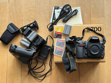 Nikon D700 12,1 MP SLR-Digitalkamera - Schwarz (Gehäuse + Batteriegriff + Zubeh)