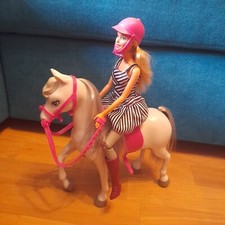 Barbie Puppe und Pferd  - DHB68