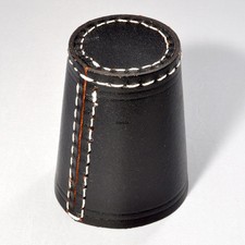 Würfelbecher Knobelbecher aus