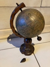 Alter kleiner Globus mit