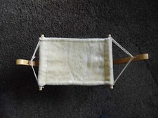 süße Katzen Hängematte -- Holz und Plüsch