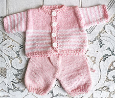 süßes altes Puppenoutfit