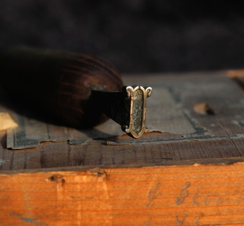 Buchstabe vergoldestempel - "u",