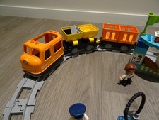 Lego Duplo 10875 Güterzug + Schienen und viel Zubehör