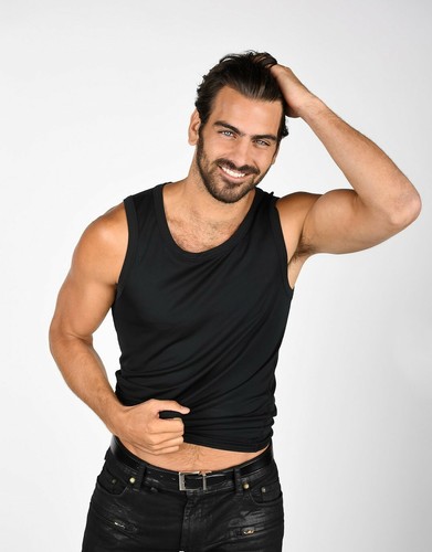 Nyle dimarco glossy - nyle,