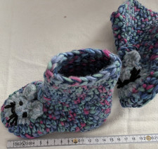 Handgefertigte Babyschuhe aus