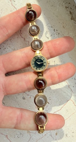 Eine chaika uhr mit - chaika, mondstein