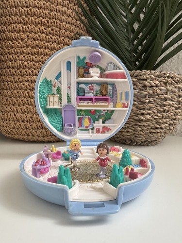 Polly pocket skating party - polly,