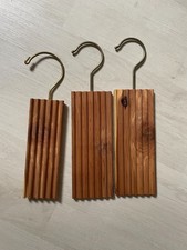 Natürlicher Mottenschutz - Aufhänger aus Zedernholz