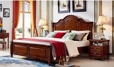 Klassisches Doppelbett