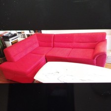 Schlafcouch mit Bettkasten, Farbe Rot Ausziehbar, Überzug in gelb dazu