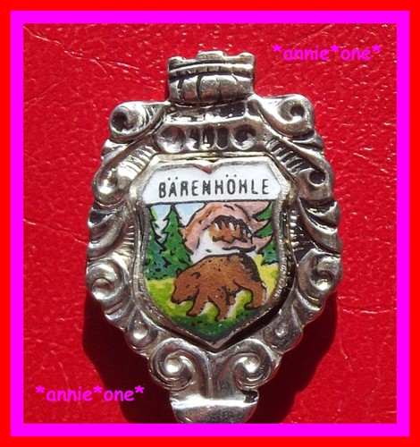 Emaille wappen - ꧁,