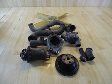 Mercedes W115 Wasserpumpe Satz Thermogehäuse M180 1212010601 - 6 Zylinder 