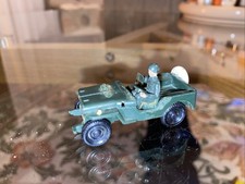 Modellauto militärischer Jeep mit Fahrer, V 92, Siku, grün, Kunststoff