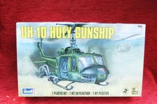 1:32 Modellbausatz Revell 85-5536 -- UH-1D Huey Kampfhubschrauber OVP