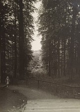 Frau Mädchen wandert auf