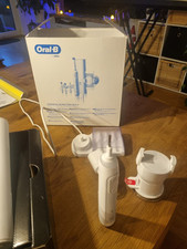 Oral-B Mundpflege-Center , mit iO 6 Elektrische Zahnbürste + OxyJet Munddusche