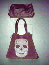 TOP  Trendige Schultertasche    Totenkopf aus Strass      braun mit Innentasche