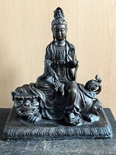 Buddha Guanyin auf Löwen -