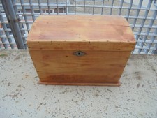 33083 Modellmöbel Runddeckel Truhe Weichholz 23x24x33cm Bauerntruhe abgelaugt