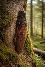 Handgeschnitzter Holzgeist