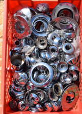 KONVOLUT  230 Stück  Wandrosetten,Rosetten  chrom