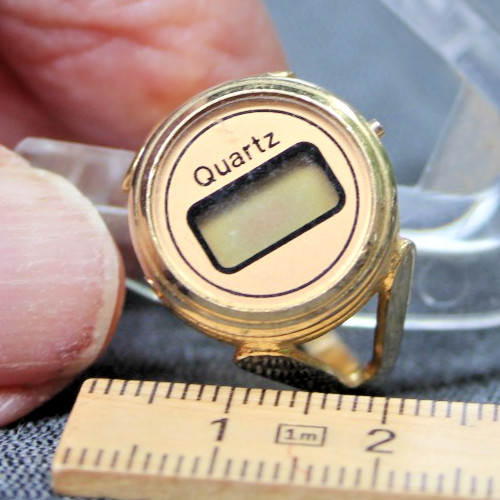 Ringuhr goldfarben quarz - ringuhr,