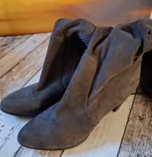 Overknee-Stiefel Gr. 41 von Claudia Ghizzani in grau Wildleder-Optik