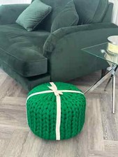 gestrickter Hocker/Couchtisch