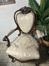 Antike Sessel im Louis XVI