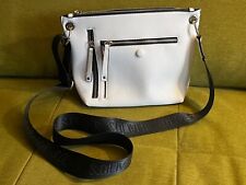 Damen  Tasche S.Oliver Weiß ---  3 stylische Reißverschlusstaschen Außen / NEU