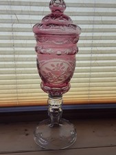 Großer  Pokal   mit Deckel  ,Mundgeblasen  Handgeschliffen und Graviert   50 cm