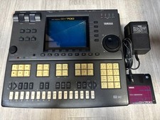 YAMAHA QY700 MUSIC SEQUENCER