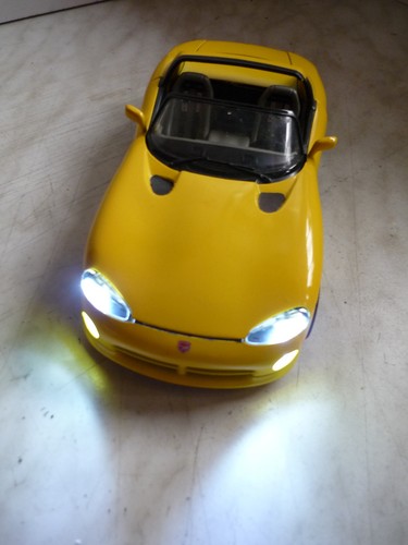 Dodge viper von burago - rt/10,