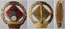 Emailliertes Abzeichen Scheibengewehr Deutscher Meister 1956