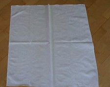 aus Omas Schrank : Mitteldecke 77 x 77 cm weiß mit Musterung