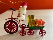 Christbaumschmuck Weihnachtsteddy auf beweglichen Dekoration Fahrrad Handarbeit.