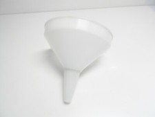 Trichter Kunststofftrichter weiß 20cm Haken Messingsieb Bundeswehr