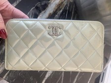 CHANEL PORTEMONNAIE MIT ZIPPY