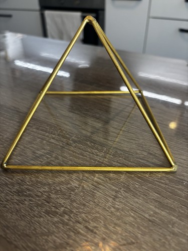 Goldene pyramide feng shui - goldene,