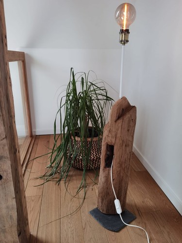 Stehlampe aus eichenbalken - stehlampe,