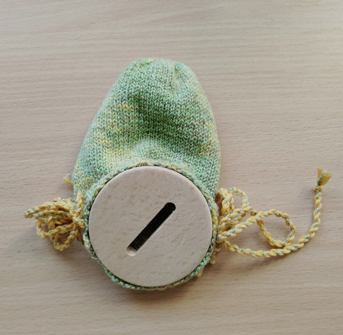 Handgestrickter sparstrumpf - handgestrickter,